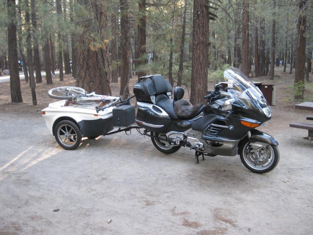 Motorcycle with trailer & mtn bike.jpg