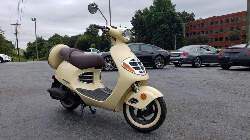 Used-2002-MALAGUTI-YESTERDAY-50CC-SCOOTER-INCLUDES-HELMET.jpg